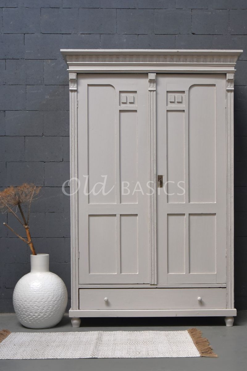 Detail van Brocante kast, beige, materiaal hout